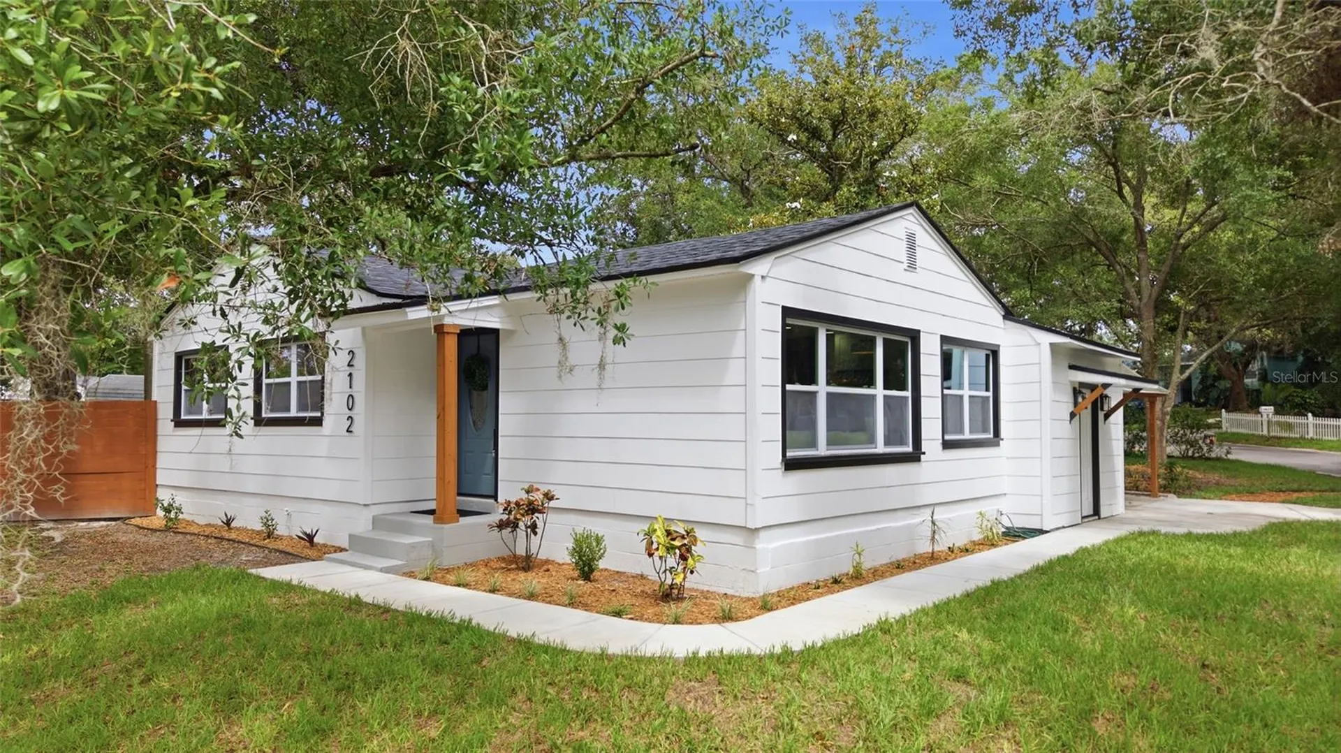 2102 E Howell Street Tampa FL 33610