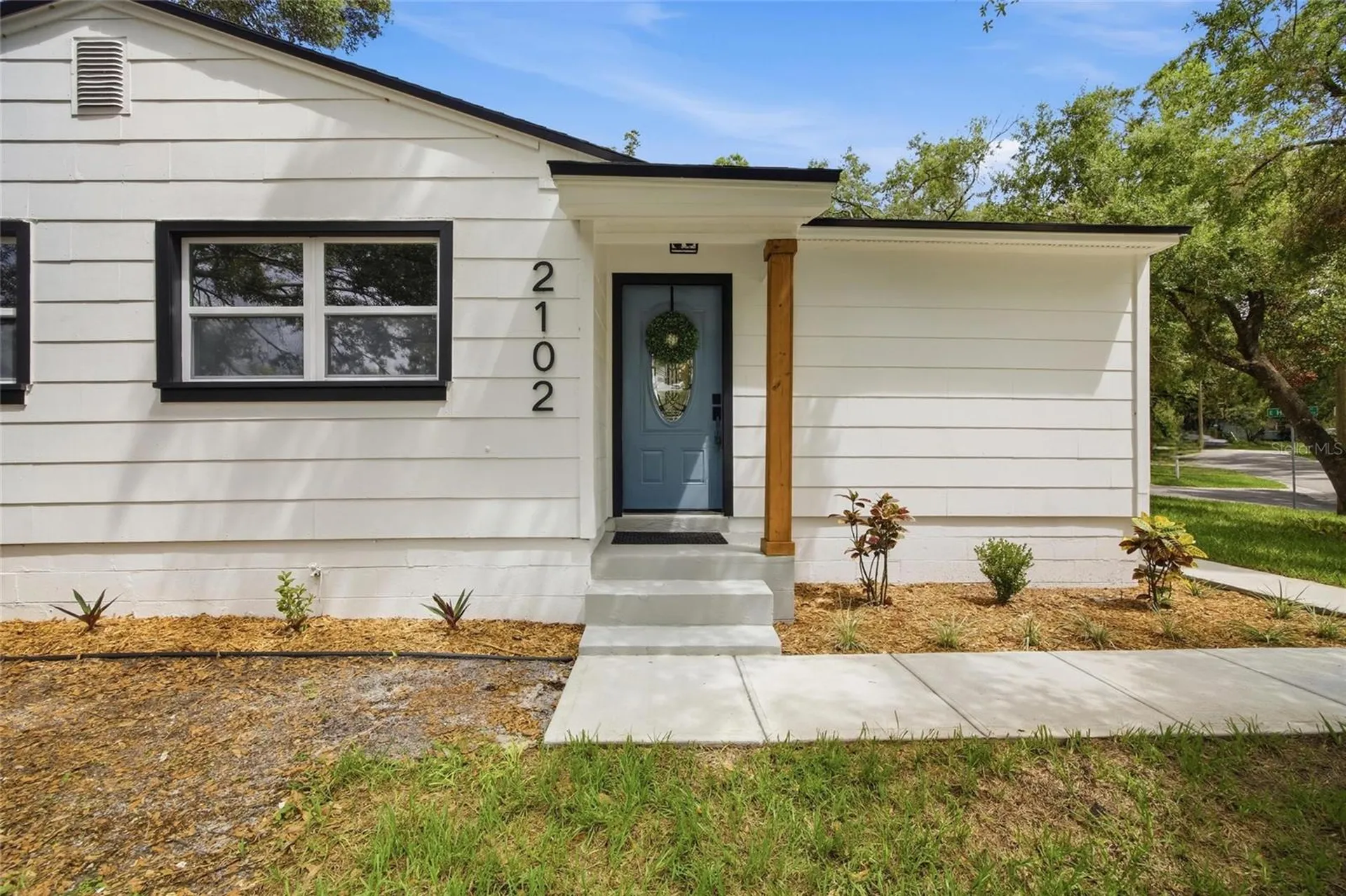 2102 E Howell Street Tampa FL 33610