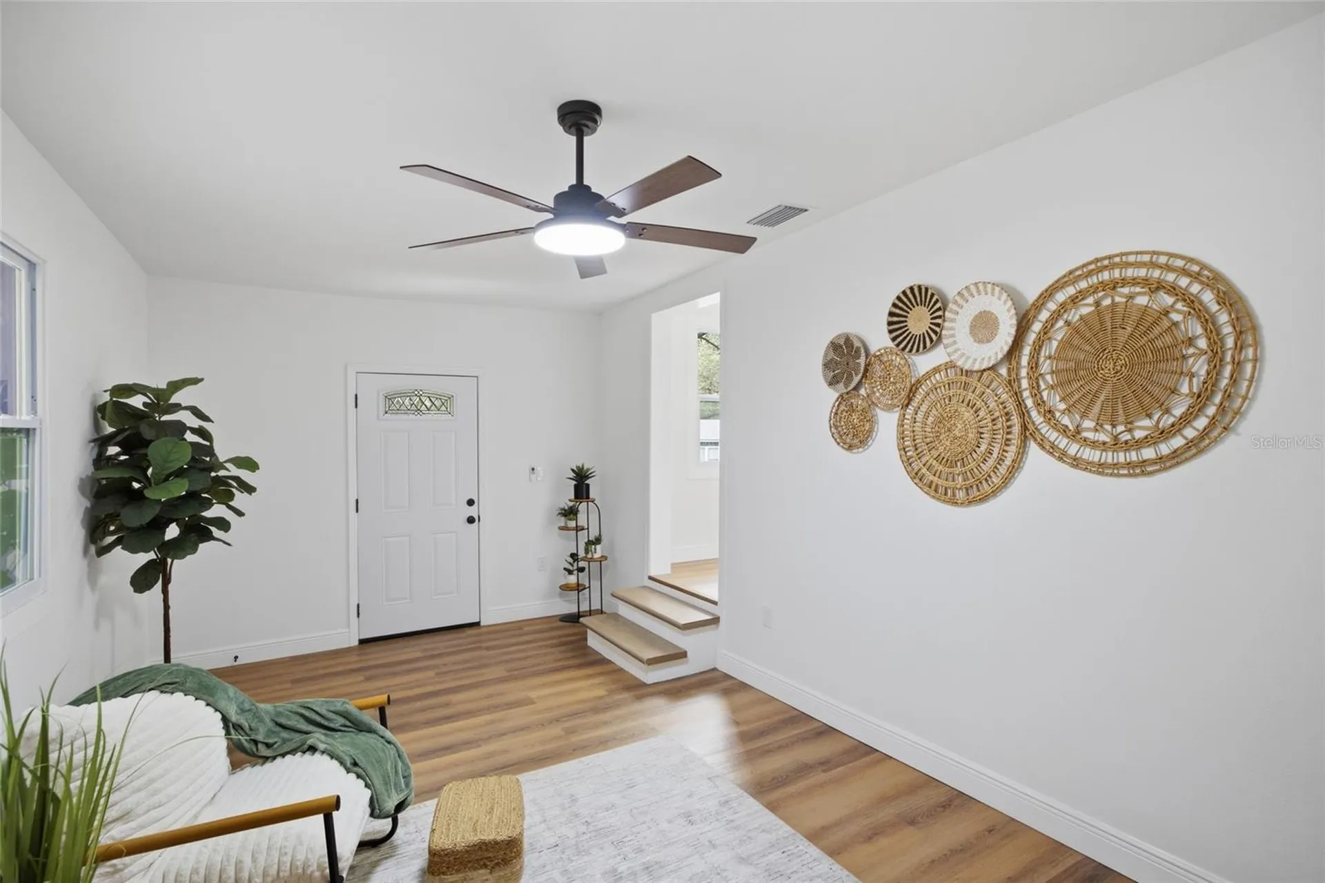 2102 E Howell Street Tampa FL 33610