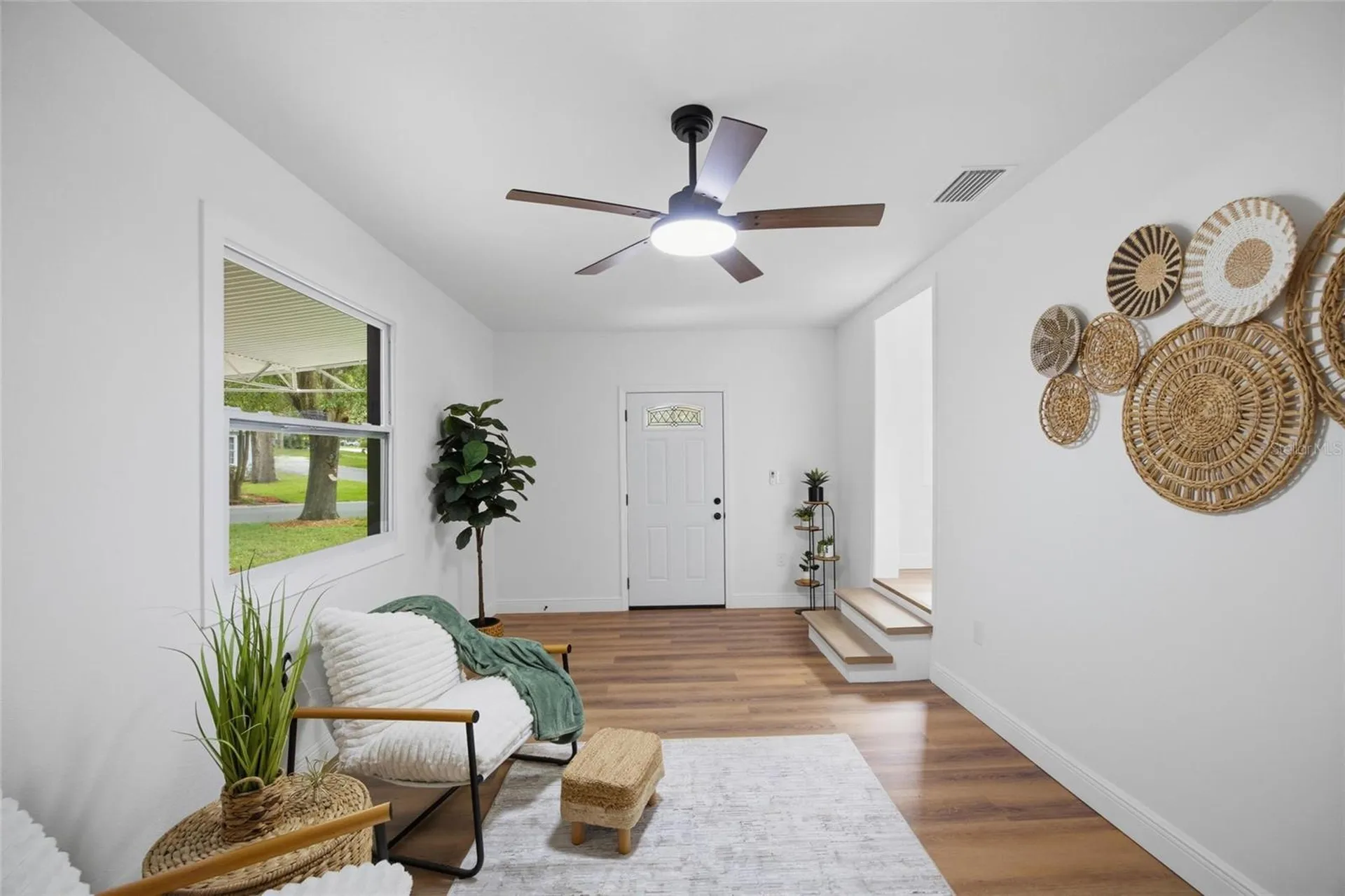 2102 E Howell Street Tampa FL 33610