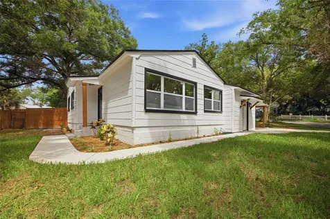 2102 E Howell Street Tampa FL 33610