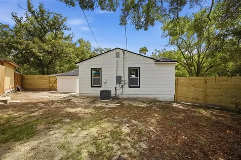 2102 E Howell Street Tampa FL 33610