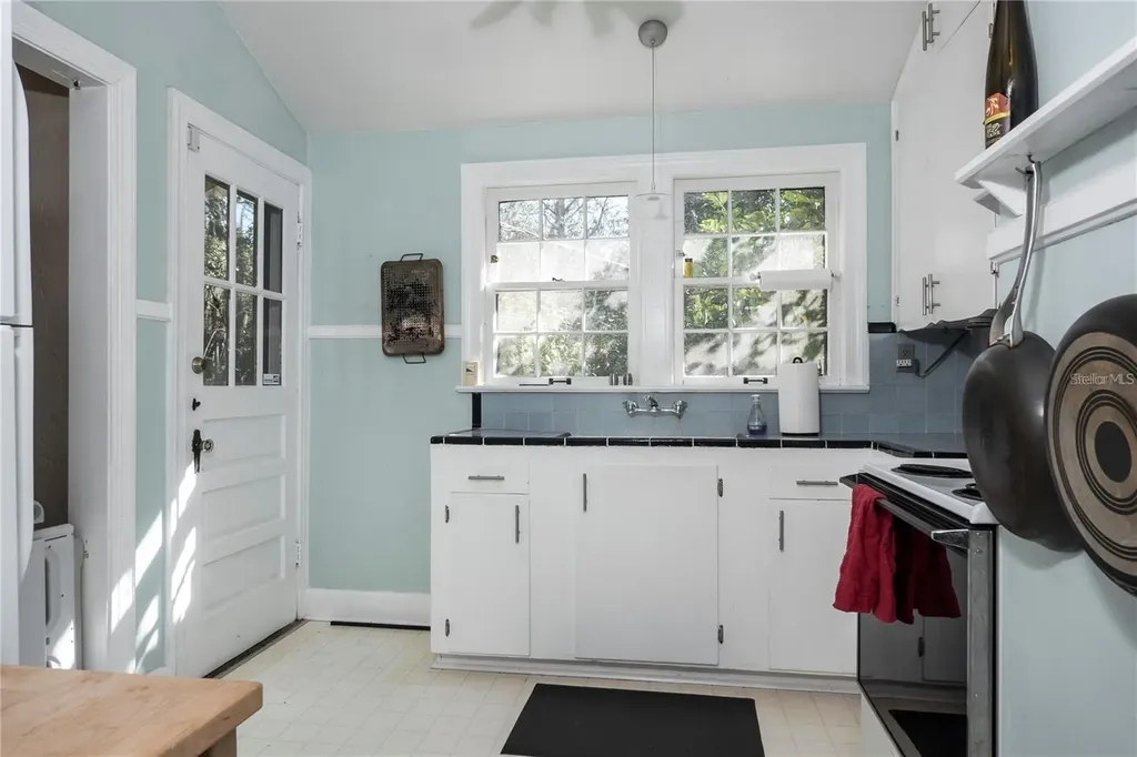 1125 NW 10th Avenue Gainesville FL 32605