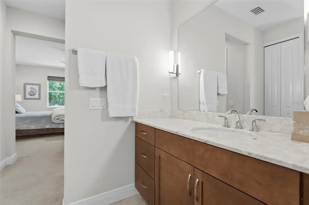 7523 Campus Cove Sarasota FL 34243