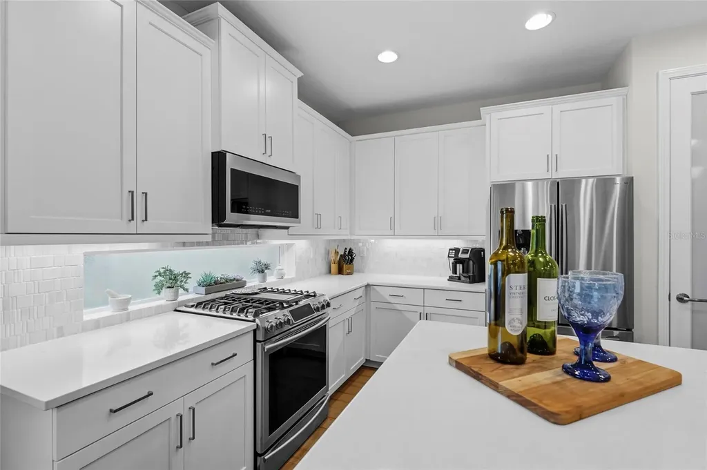 7523 Campus Cove Sarasota FL 34243