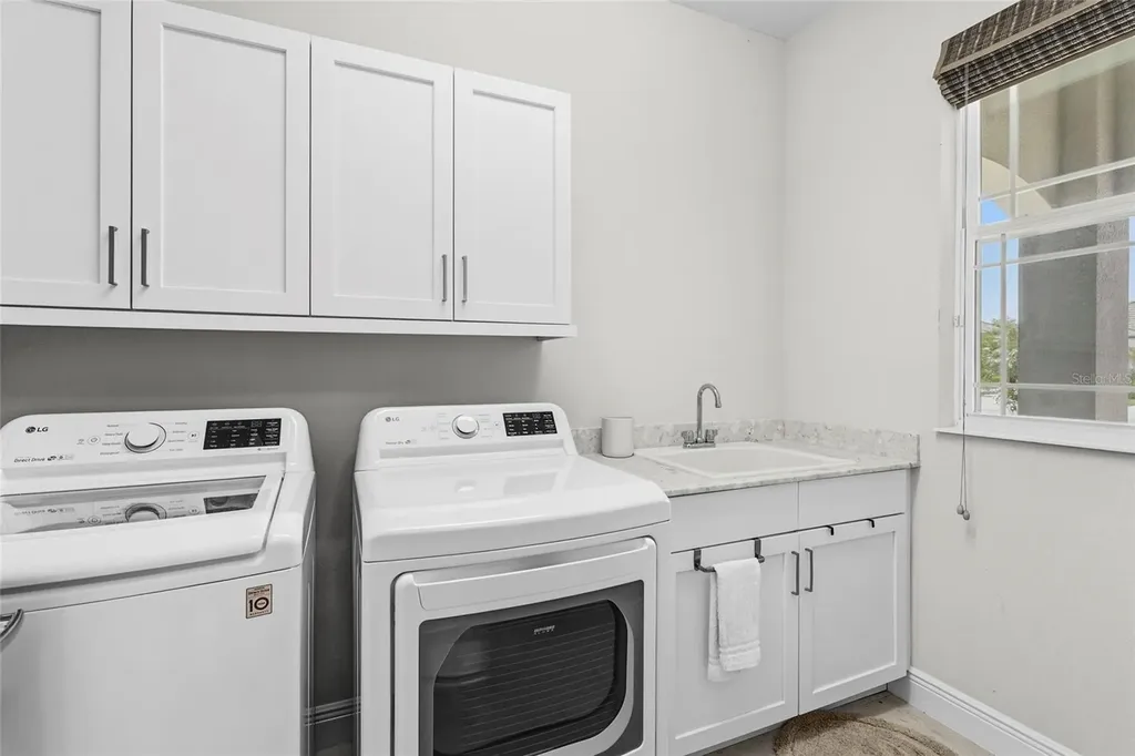 7523 Campus Cove Sarasota FL 34243