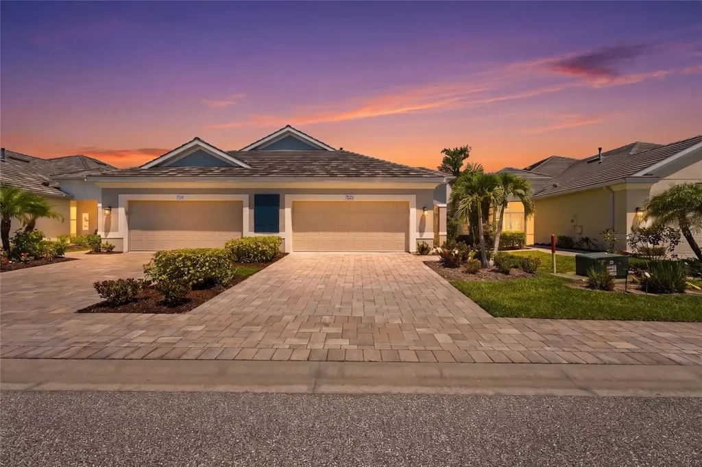 7523 Campus Cove Sarasota FL 34243