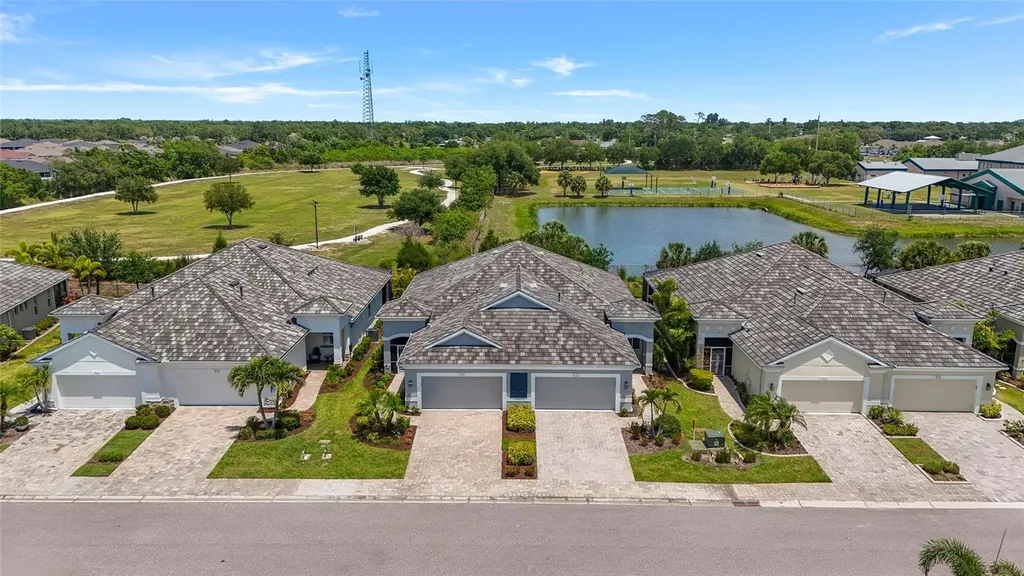 7523 Campus Cove Sarasota FL 34243