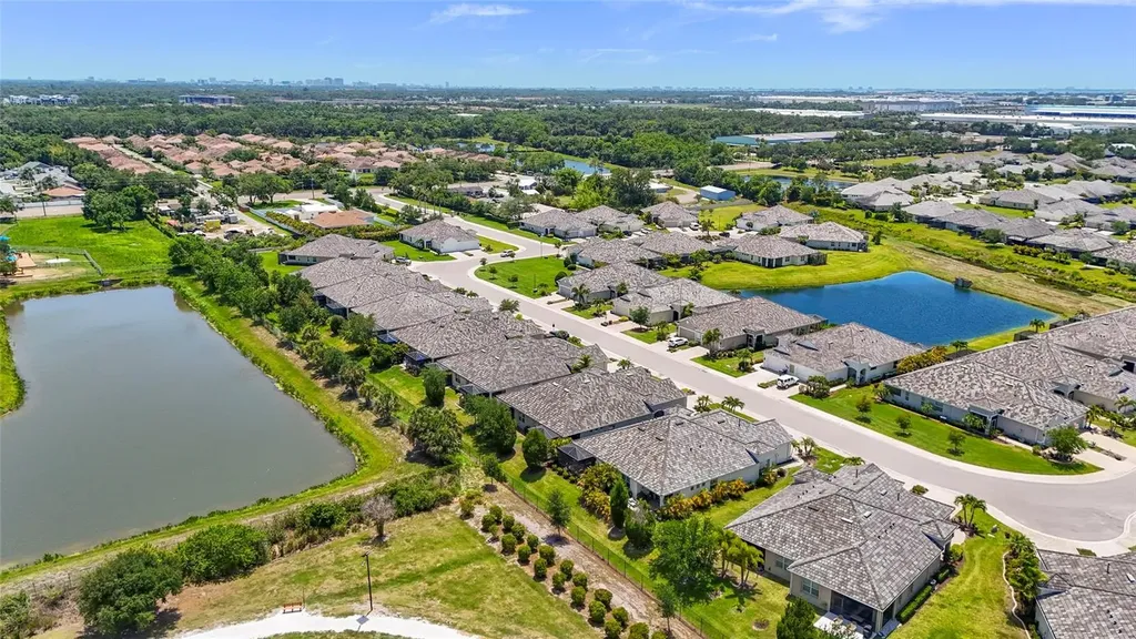 7523 Campus Cove Sarasota FL 34243