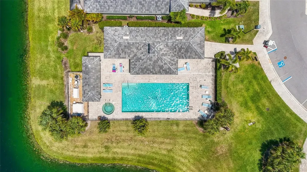 7523 Campus Cove Sarasota FL 34243