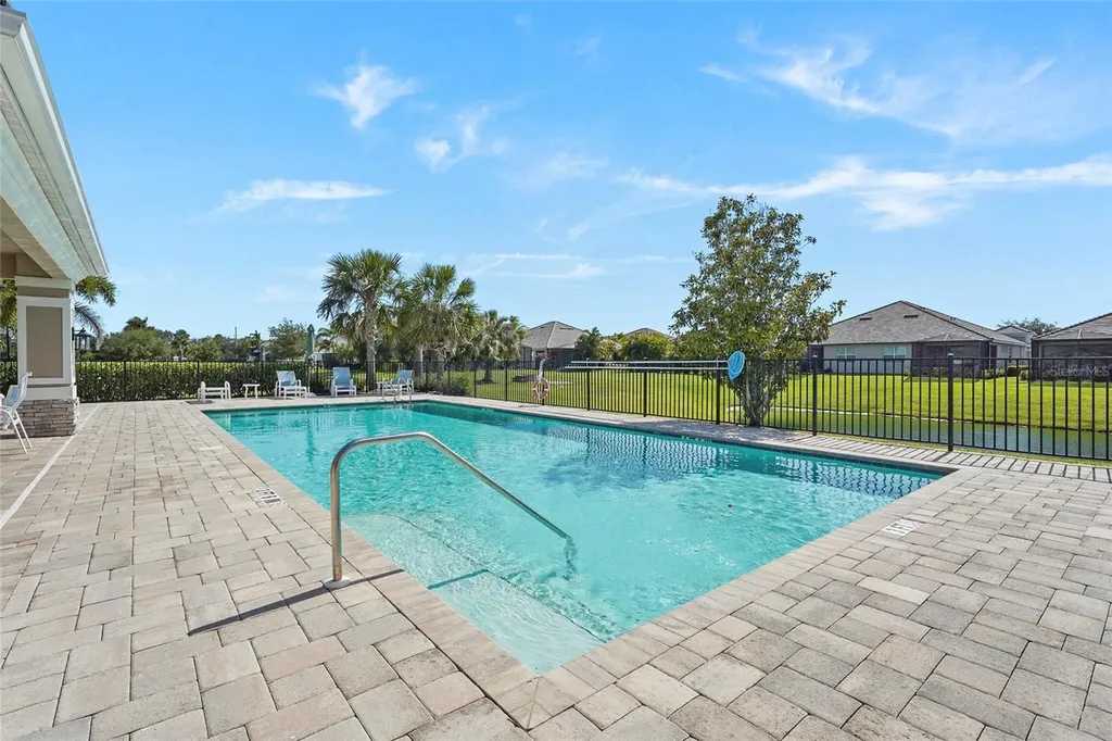 7523 Campus Cove Sarasota FL 34243