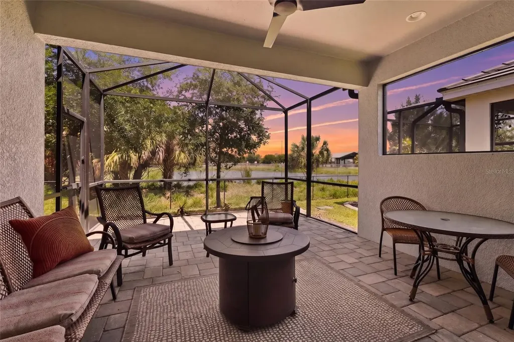 7523 Campus Cove Sarasota FL 34243