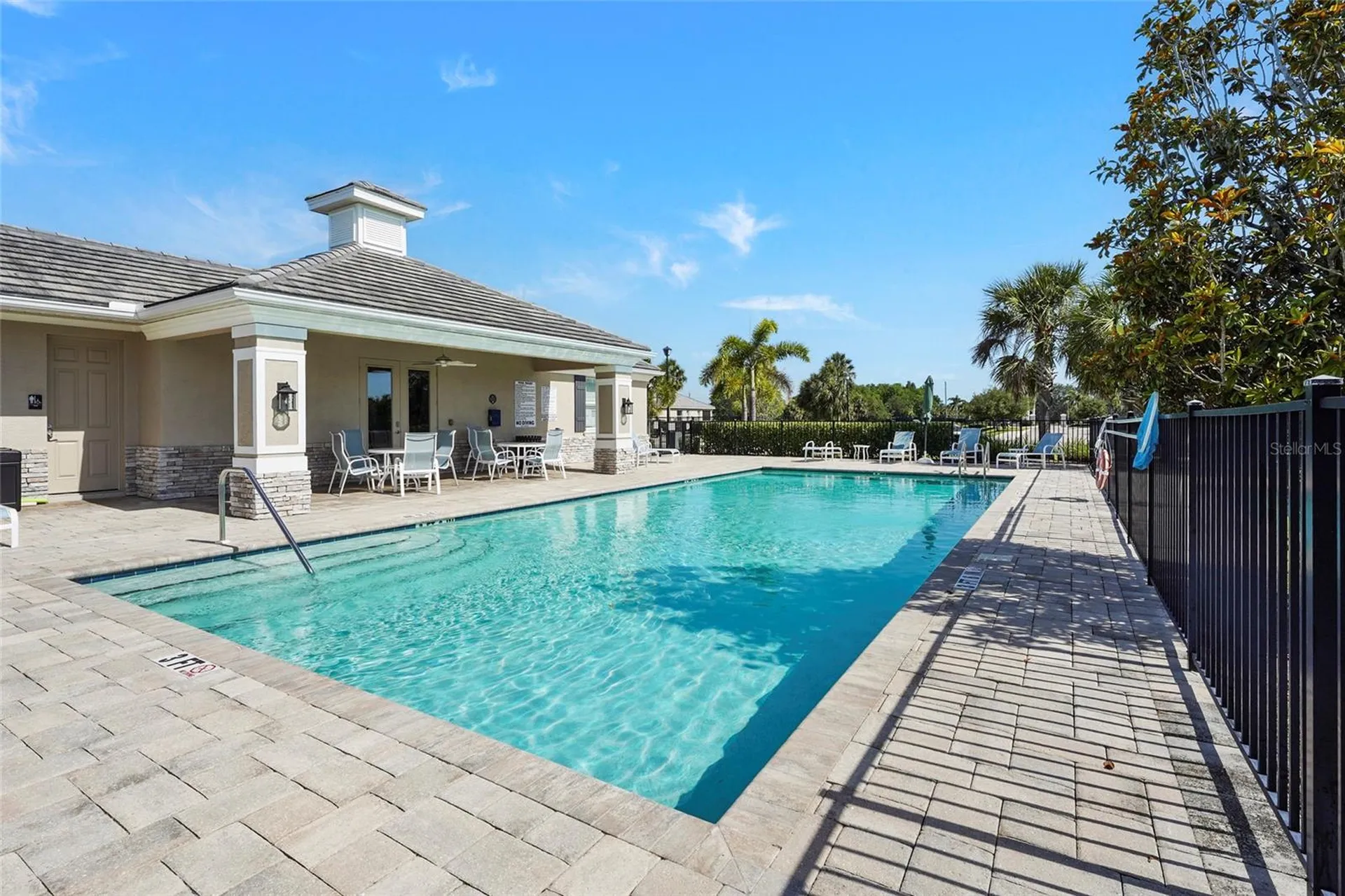 7523 Campus Cove Sarasota FL 34243