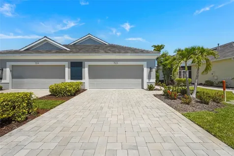 7523 Campus Cove Sarasota FL 34243
