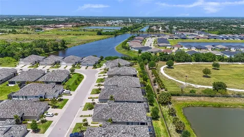 7523 Campus Cove Sarasota FL 34243