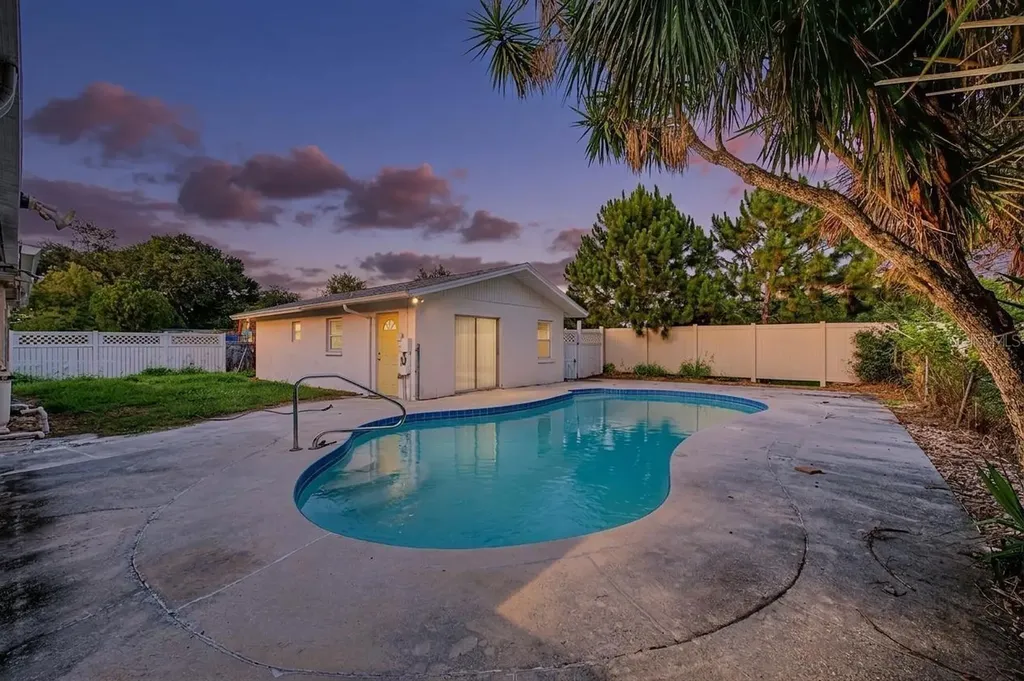 1647 Summerdale Drive S Clearwater FL 33764