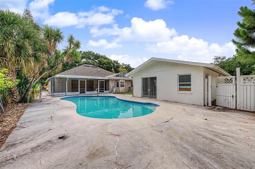 1647 Summerdale Drive S Clearwater FL 33764