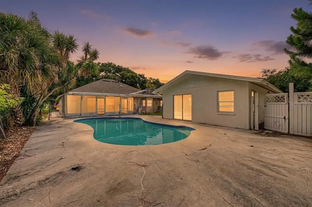 1647 Summerdale Drive S Clearwater FL 33764