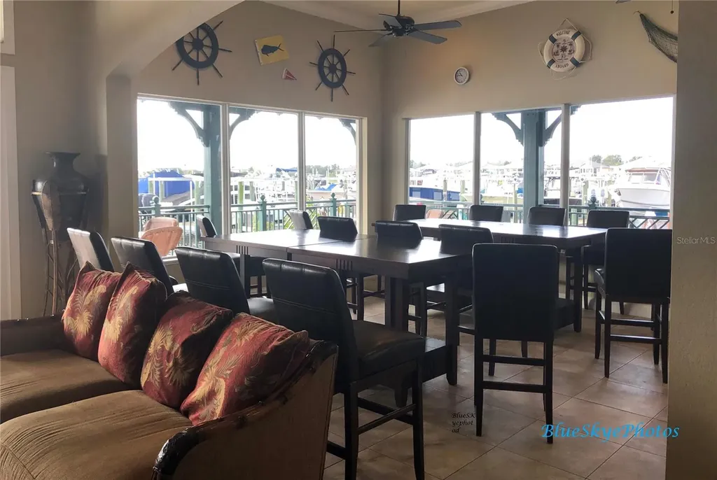 1010 Tidewater Shores Loop Bradenton FL 34208