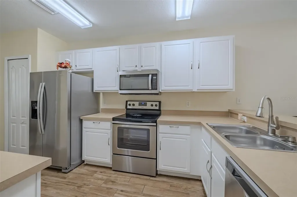 15911 Fishhawk View Drive Lithia FL 33547