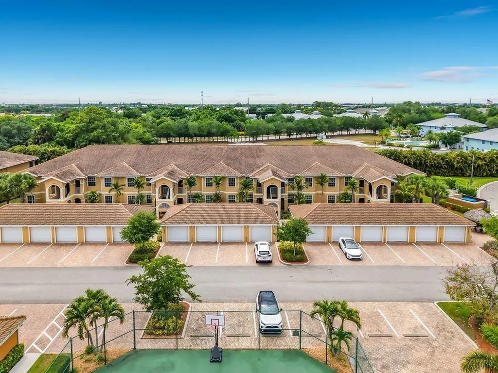 1051 Winding Pines Circle Cape Coral FL 33909