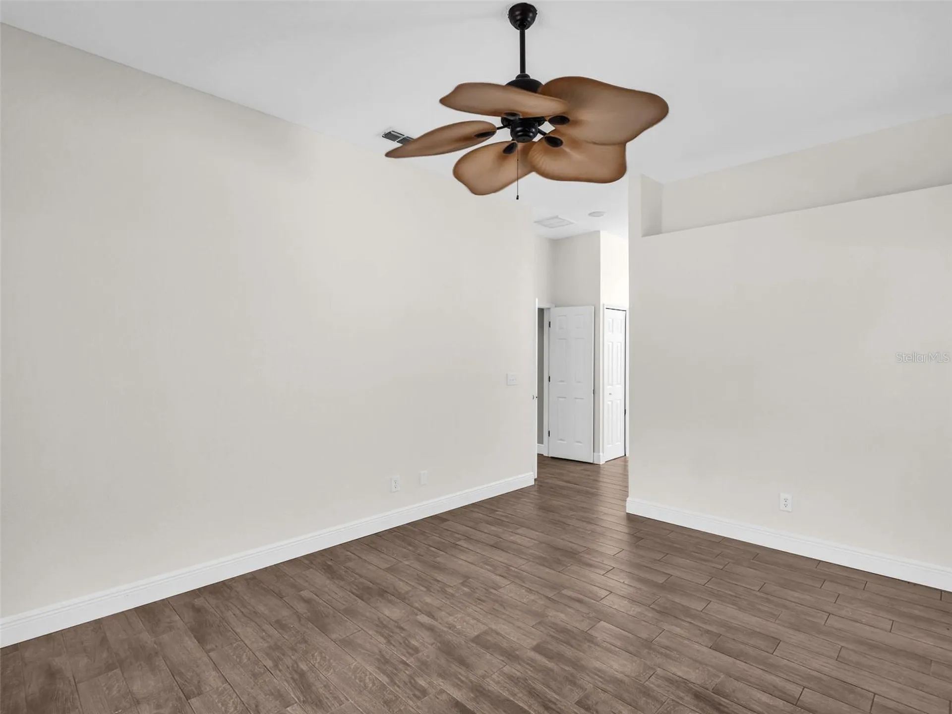 447 Whispering Lakes Boulevard Tarpon Springs FL 34688