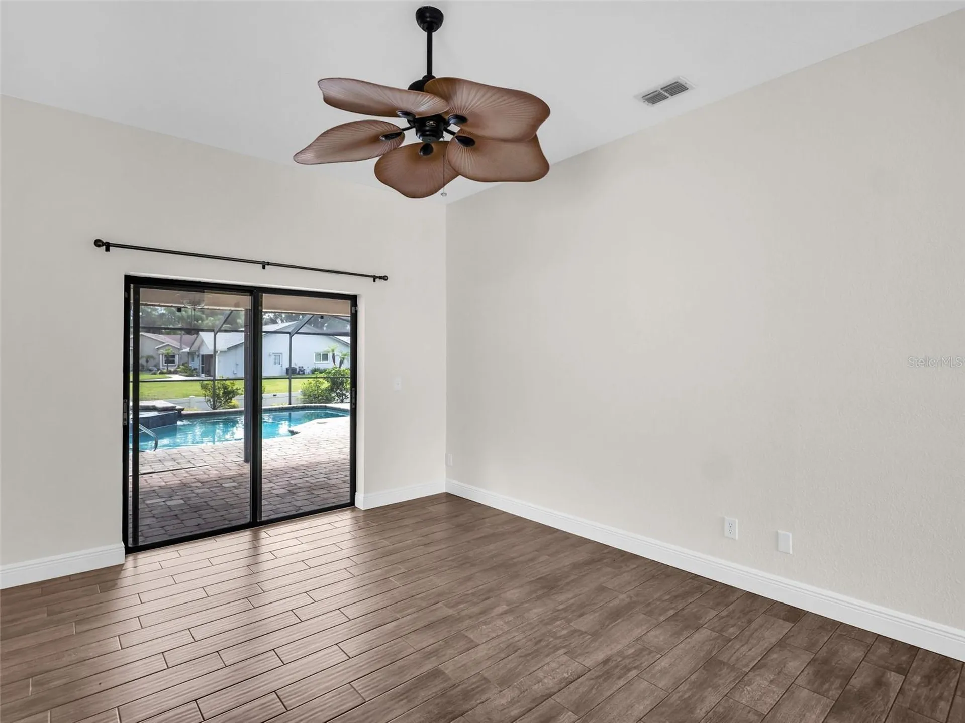 447 Whispering Lakes Boulevard Tarpon Springs FL 34688