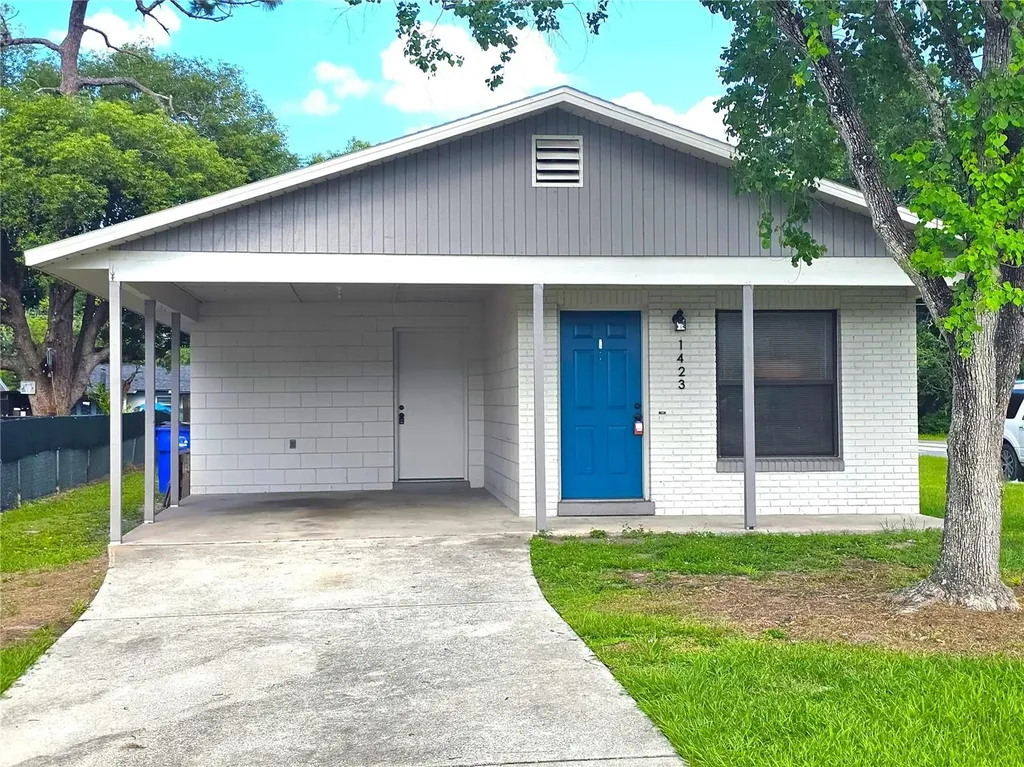 1423 Montana Avenue St Cloud FL 34769
