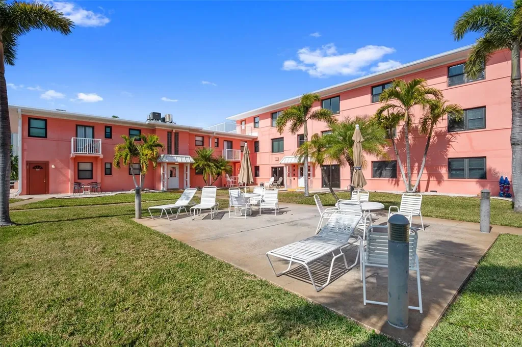 6800 Sunset Way St Pete Beach FL 33706