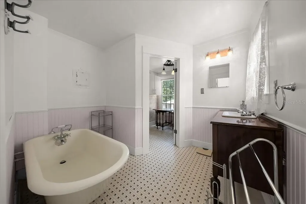 319 Carnation Court Apopka FL 32703