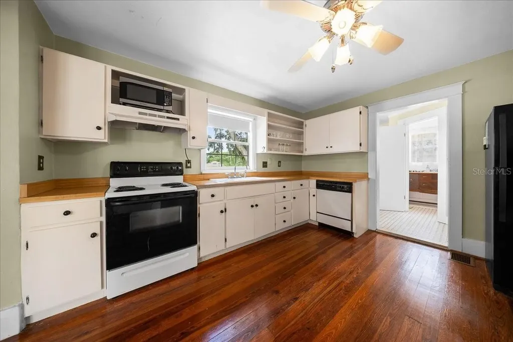 319 Carnation Court Apopka FL 32703