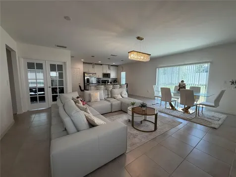 434 North Boulevard E Davenport FL 33837