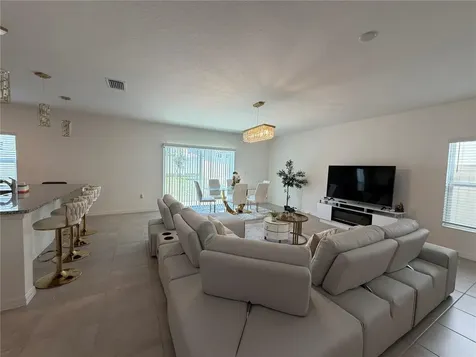 434 North Boulevard E Davenport FL 33837