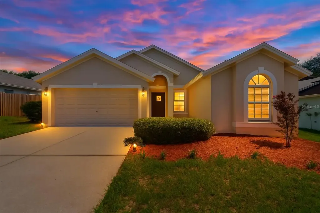 418 Henderson Avenue Seffner FL 33584
