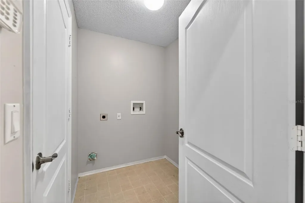 418 Henderson Avenue Seffner FL 33584