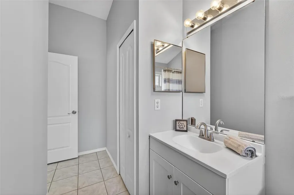 418 Henderson Avenue Seffner FL 33584
