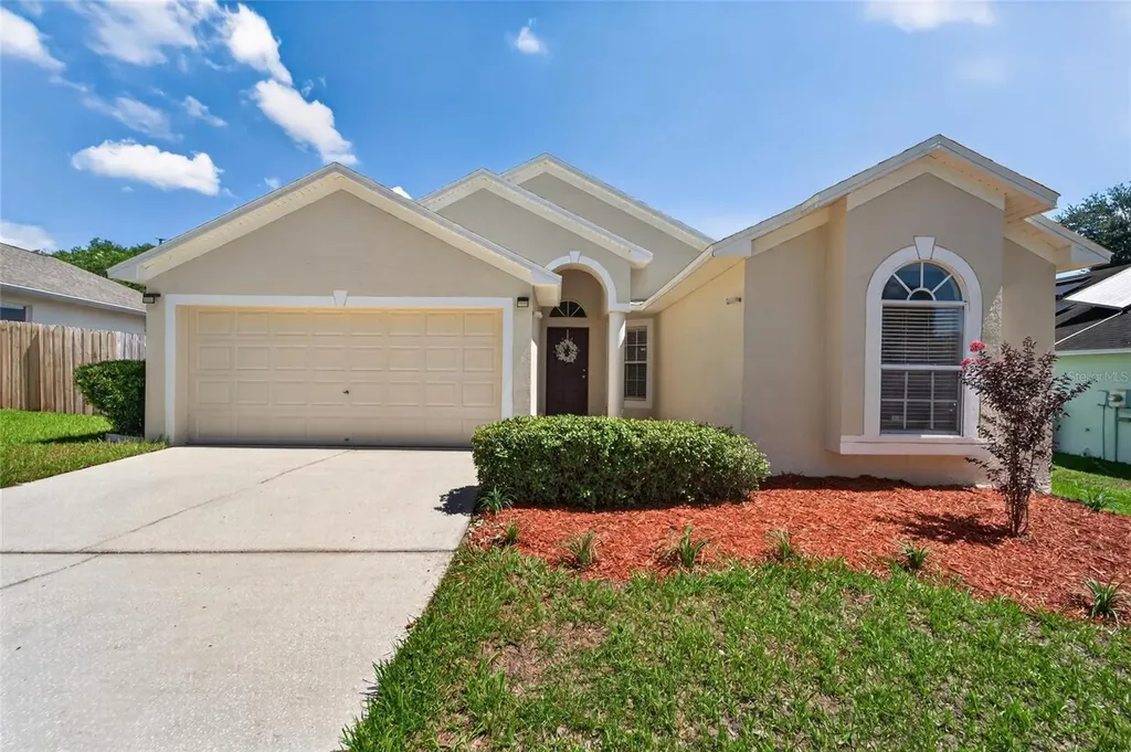 418 Henderson Avenue Seffner FL 33584