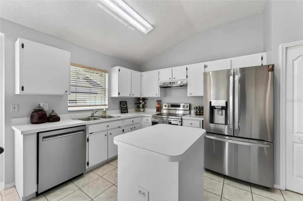 418 Henderson Avenue Seffner FL 33584