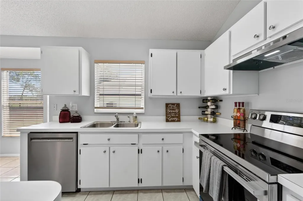 418 Henderson Avenue Seffner FL 33584