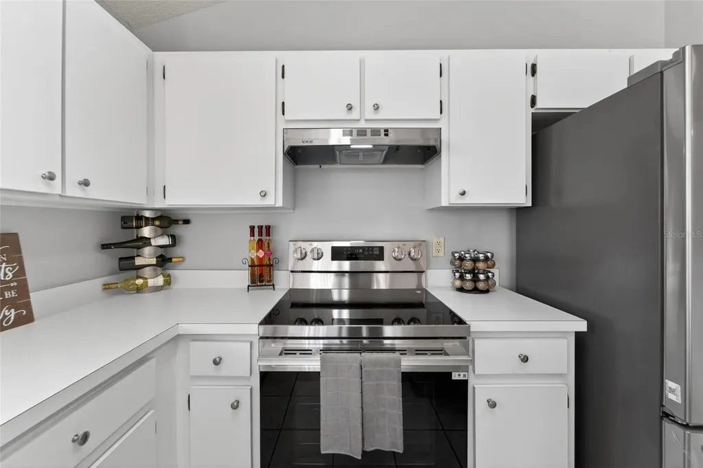 418 Henderson Avenue Seffner FL 33584