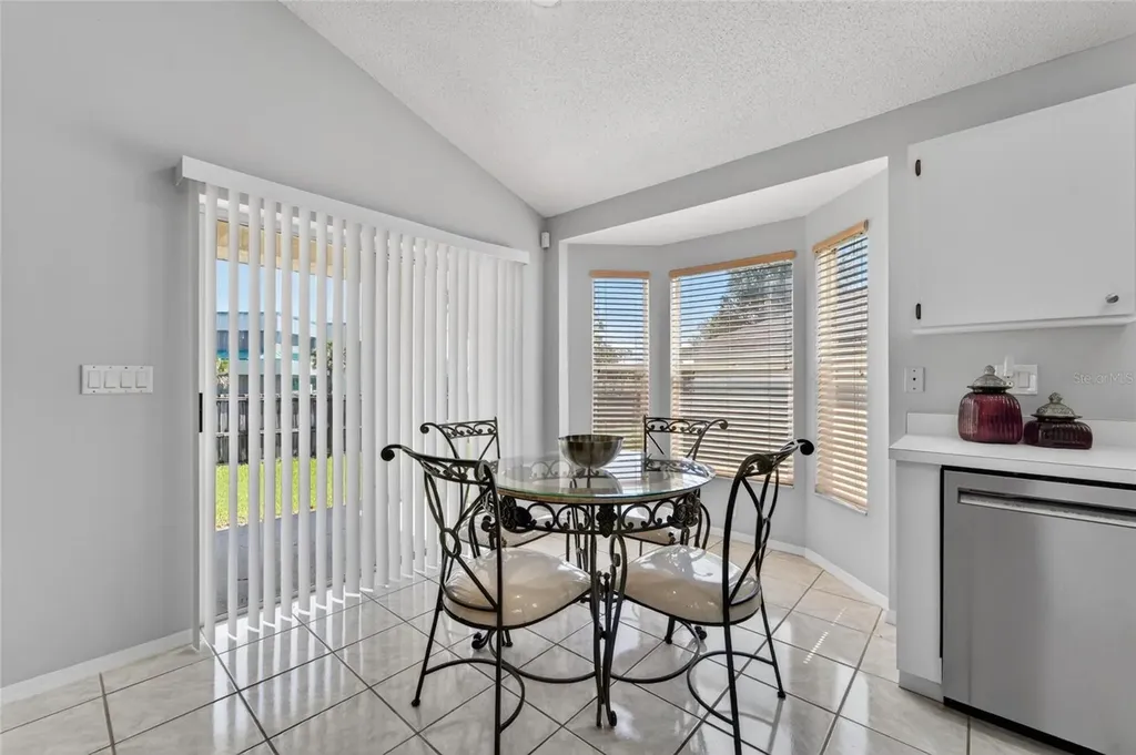 418 Henderson Avenue Seffner FL 33584