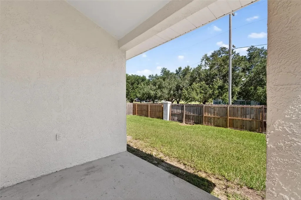 418 Henderson Avenue Seffner FL 33584