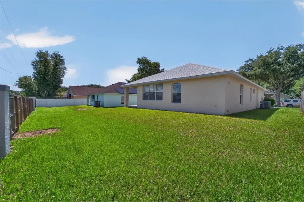 418 Henderson Avenue Seffner FL 33584