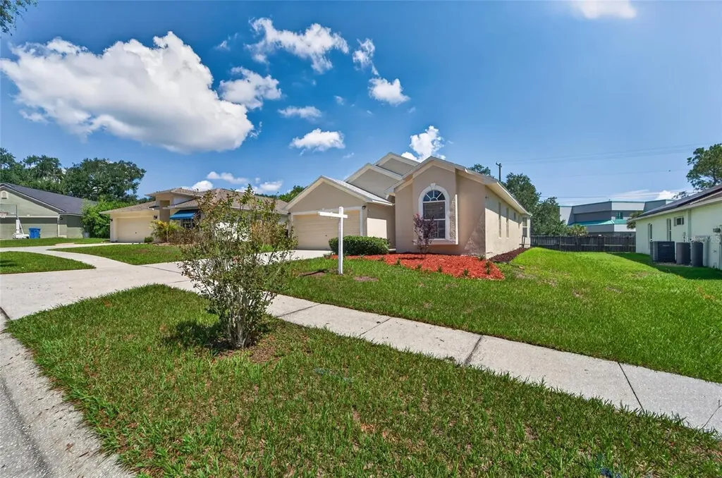 418 Henderson Avenue Seffner FL 33584