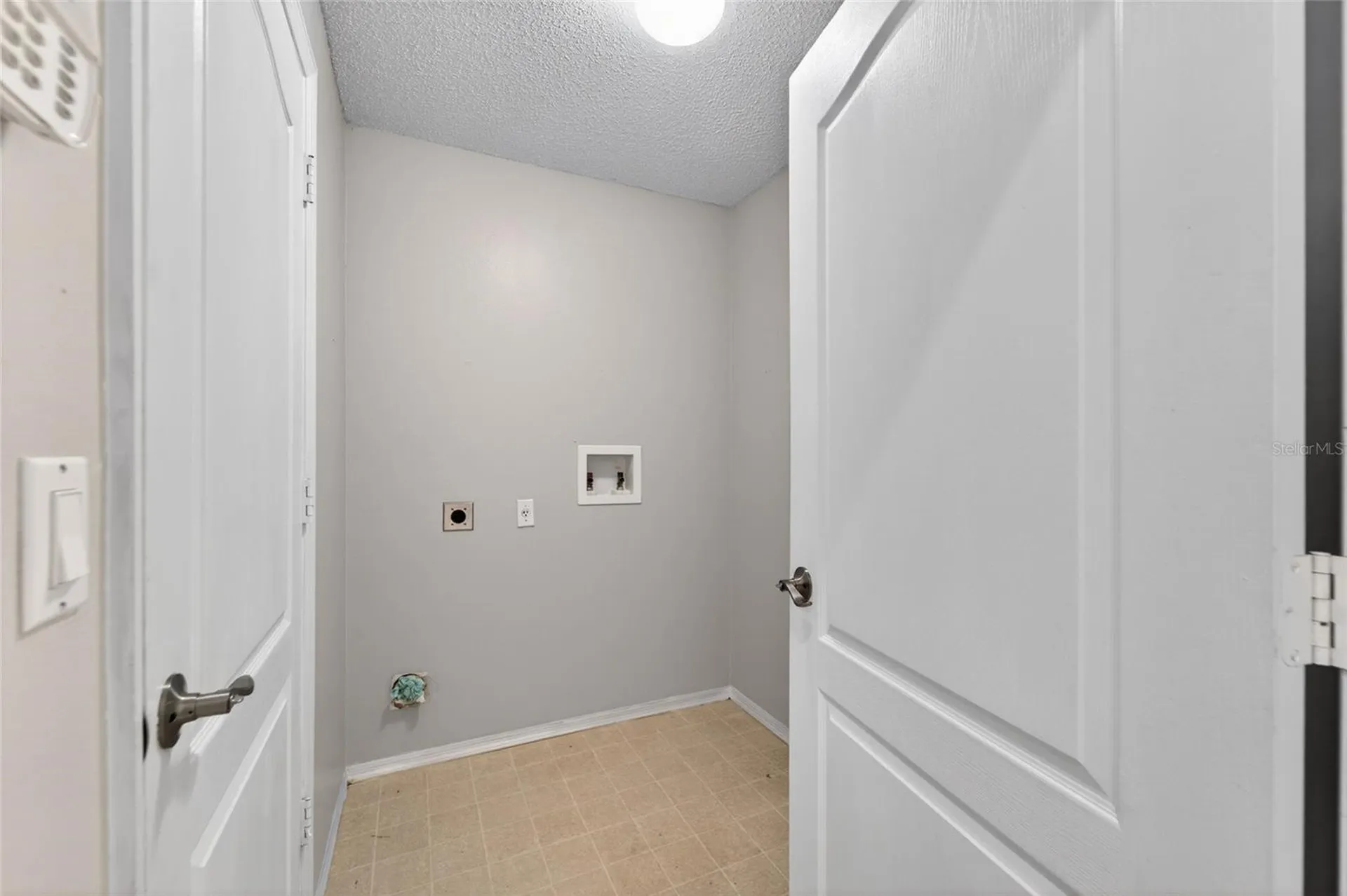 418 Henderson Avenue Seffner FL 33584