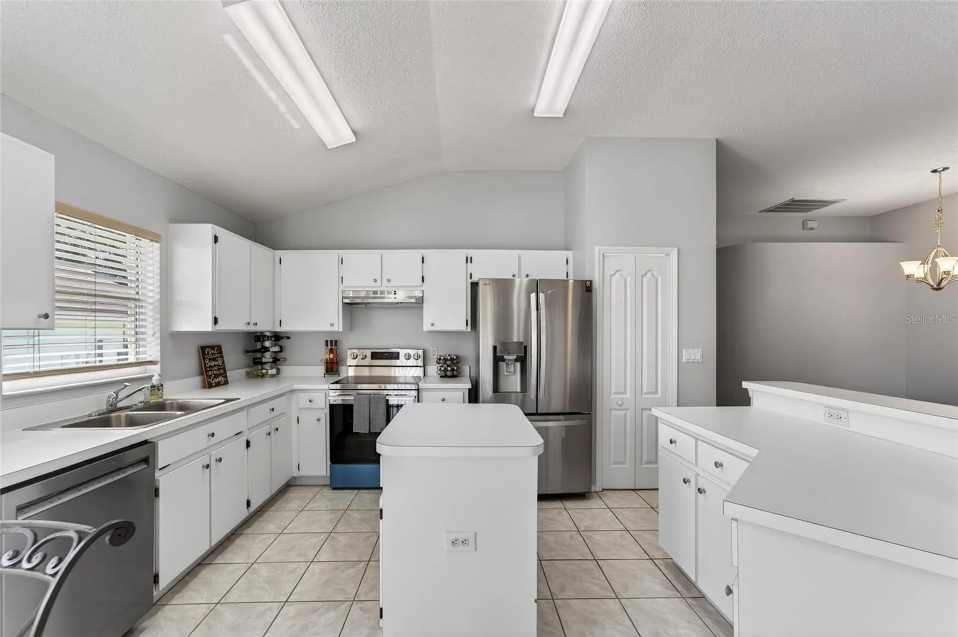 418 Henderson Avenue Seffner FL 33584