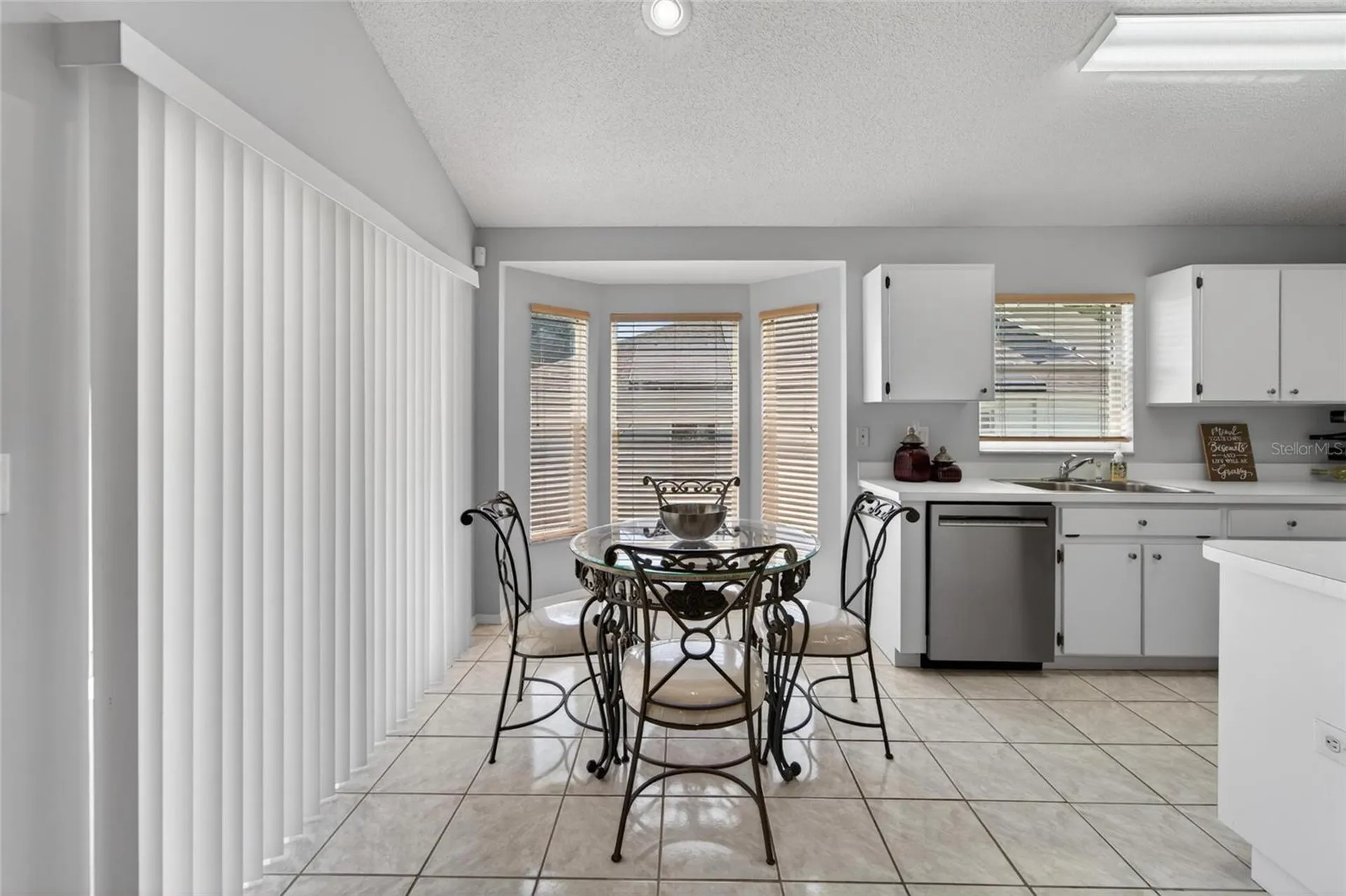 418 Henderson Avenue Seffner FL 33584