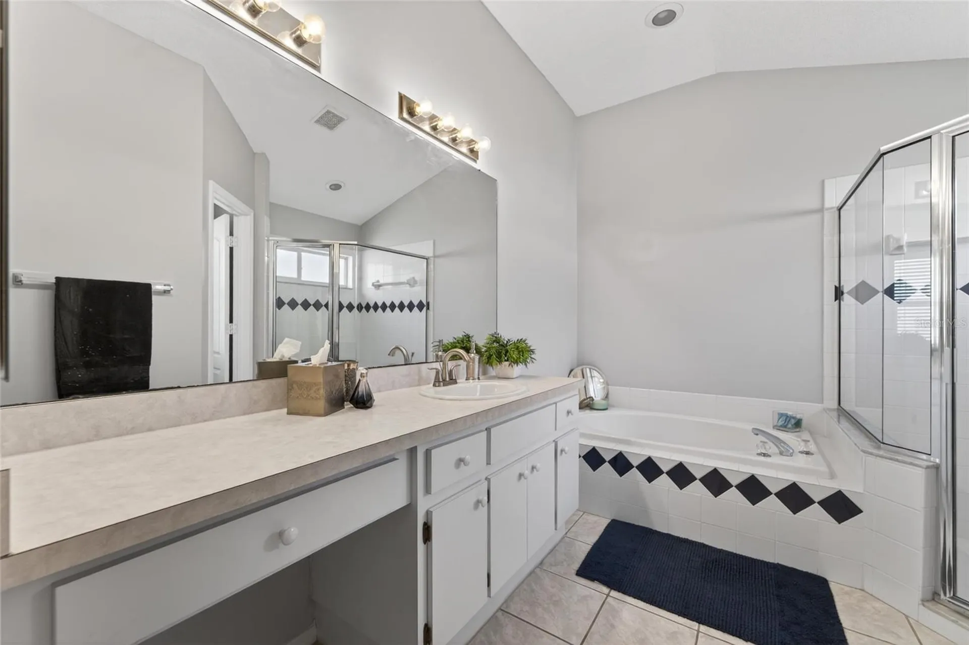 418 Henderson Avenue Seffner FL 33584