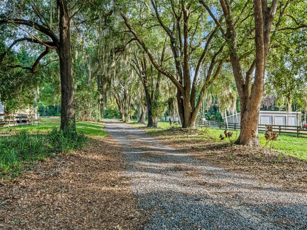 13061 SE 158th Lane Weirsdale FL 32195