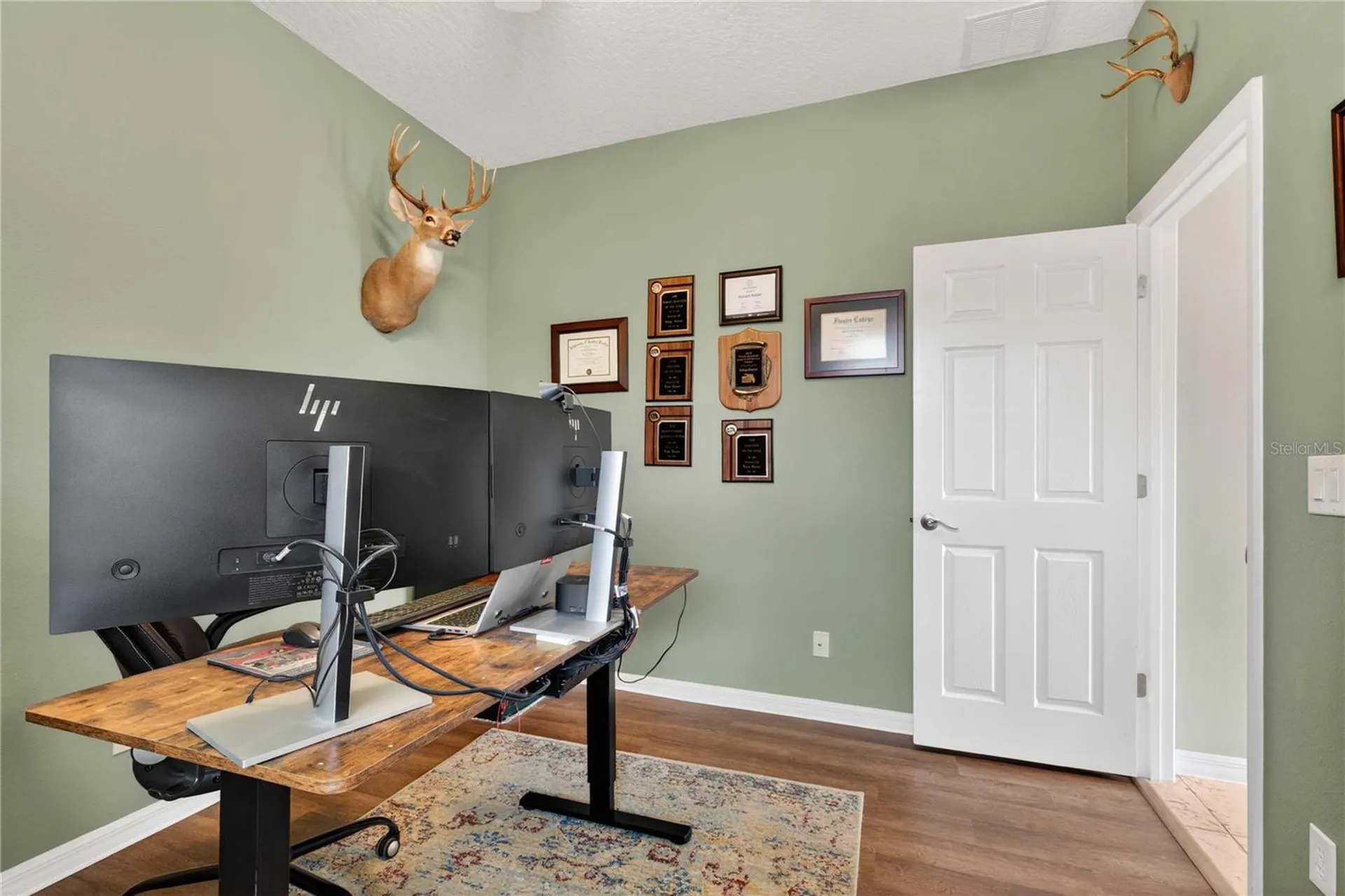 303 W Blue Water Edge Drive Eustis FL 32736